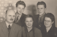 Irena Zemanová s rodinou, přelom 40. a 50. let