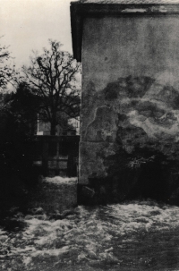 Náhon, na který Karolina Remiášová vzpomíná ve svém vyprávění 