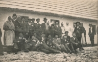 Obyvatelé Rovenska při oslavách (pravděpodobně posvícení), 50. léta