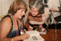 Pavla Jazairiová at the launch of her book Israel and Palestine in 1999