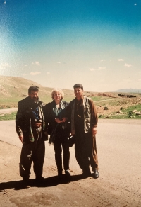 Pavla Jazairiová in Kurdistan during the Iraq War (2003)