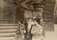Pavla Jazairiová with her sons Nisan and Martin in Dresden in the 80s
