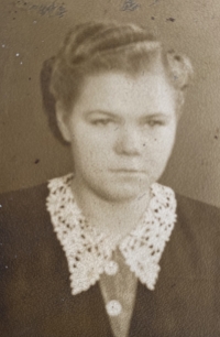 Pamětníkova maminka Magdalena v době svých dvaceti let