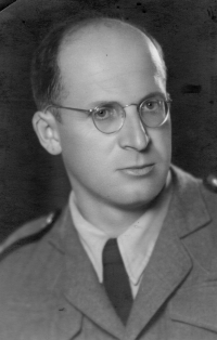 The doctor Alexander Schwitzer was renamed Sloboda shortly after the war