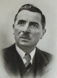 Podnikatel Alfred Turin, v jehož rodině Eliane bydlela ve Švýcarsku, 1945