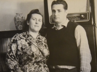 Manželé Bedřiška a Josef Minářovi, kolem roku 1965