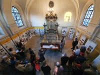 Před zahájením šábesové modlitby v synagoze v Luži poprvé po 80 letech