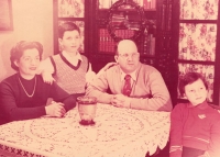 Rodina Slobodova (Schwitzerova) v polovině padesátých let