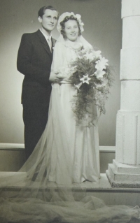 Wedding of uncle Josefa Alschera, 1946