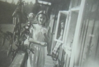 Eliane in Harrachov at the dormitory, 1951