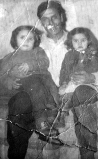 Josef Giňa's father with his sisters Nataša and Marta, 1965