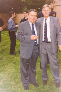 Manžel pamětnice Nikolaj Ordnung (vpravo) s trenérem reprezentace Pavlem Peterou, rok 1981