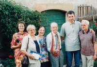 Návštěva pastora Hoffmanna v roce 1999 v Pstrążné (pastor s rukou s obvazem), při které se sešel s pastorem Jablońským
