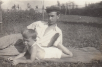 Vladislav Veselý s tatínkem, 50. léta