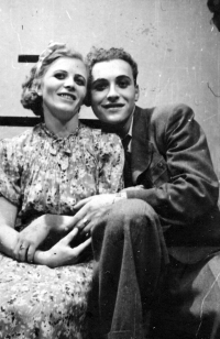 Matka Jarmily Valáškové / představení divadelních ochotníků / 30. léta