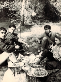 1980. Viktor Trofymenko s přáteli