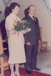 Marie Šlechtová at the wedding with her second husband in 1987