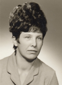 Mother Marie Burešová, née Abrahámová, with a new haircut