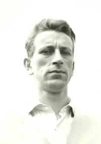 Pamětník před volbami za poslance