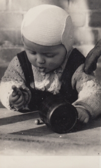 Zdeněk Bartoň in early childhood