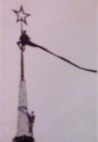 Vyvěšení černé vlajky na liberecké radnici, srpen 1968