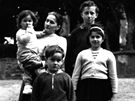 Rodinné foto - Jan s maminkou, nejvyšší Ivan, Eliška a Michal, 1954