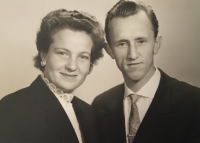 Arnold a Marianna Alscherovi, 1958