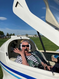 Božena Hurajtová při letu, který dostala od rodiny k 90. narozeninám, jaro 2022