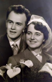 Svatební fotografie Boženy a Pavola Hurajtových, 27. března 1954