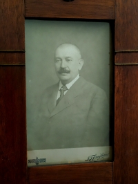 Witness' grandfather, Jaroslav Valášek, on a portrait photograph by the Atelier Langhans