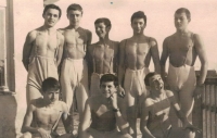 Lyžařský výlet z průmyslovky v Tatrách v roce 1963