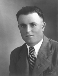 Otec Jaroslav Vokatý, popraven nacisty 9. června 1942