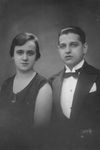 Juliana a Julius Volcsanyi na svatební fotografii, 20. léta 20. století
