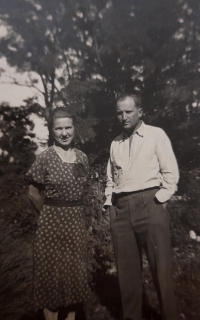 Uncle Jan, who was imprisoned, with his sister - the witness´s mother
