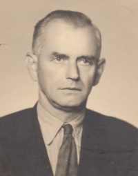 Father Arnošt Veselý, 1945