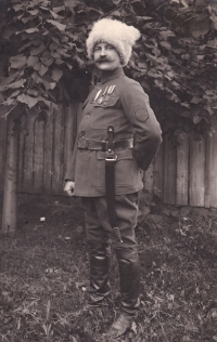 Děda pamětníka Karel Václav Trnka po návratu z ruské legie, asi 1922