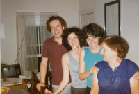 Eliška Krausová, sestra Kateřina a maminka  na návštěvě v Americe u bratra Michala, 1987