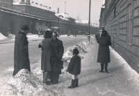 Ferdinand Kölbl leaves for the front. Bidding farewell to the family on February 8, 1942 in Karlín
