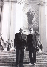 Páter František Půček (vlevo) na Hostýně