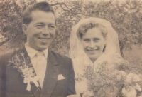 Svatební fotografie Františka a Anežky Holbových z roku 1960