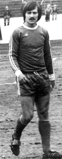 Při prvoligovém zápase v dresu Zbrojovky Brno na přelomu 70. a 80. let 20. století