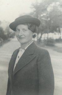 Maminka Augusta Spitzová