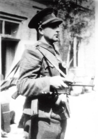 Důstojník Rudé armády, Holice, květen 1945