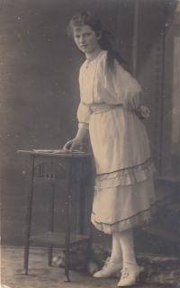 Father's sister Ludmila Veselá, 1920