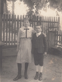 Father Arnošt Veselý and his sister Ludmila Veselá, 1915
