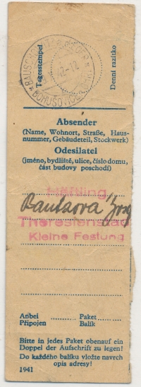 Potvrzení o odeslání zásilky Josefy Bautzové z vězení gestapa v Malé Pevnosti v Terezíně z 29. října 1942, v té době již nežila, ale maminka pamětnice o tom nevěděla