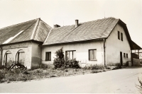 The farm in Starý Bydžov at the time of its restitution in 1992