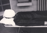 Jan Palach - tvorba sádrového odlitku, 23. ledna 1969