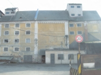 Zdevastovaný mlýn v Meclově, 1992