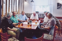 Sraz bývalých kolegů ze Zbrojovky. Josef Kaše v modrém triku